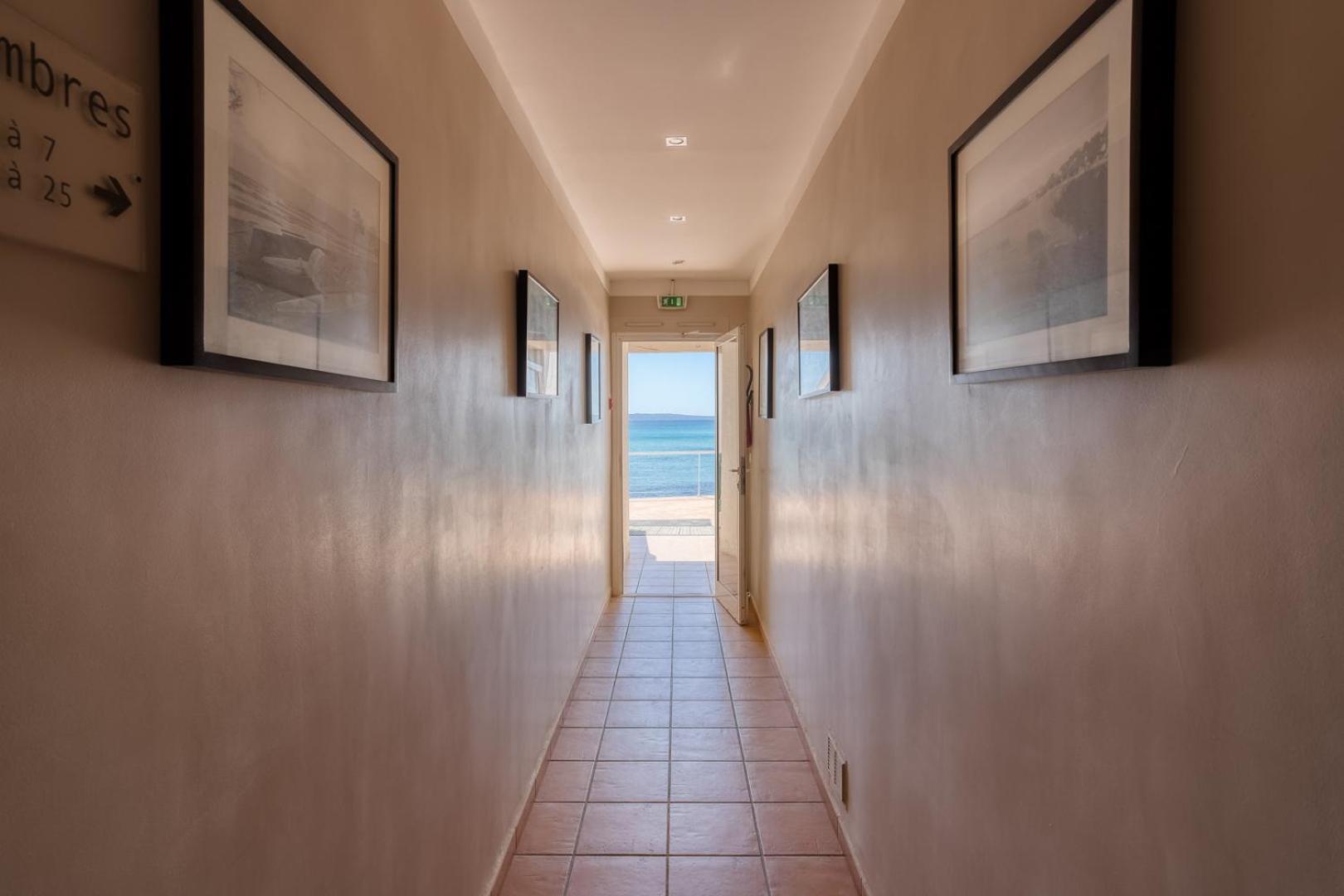 Roc Hotel - Hotel 4 Etoiles Les Pieds Dans L'Eau 르 라방두 외부 사진