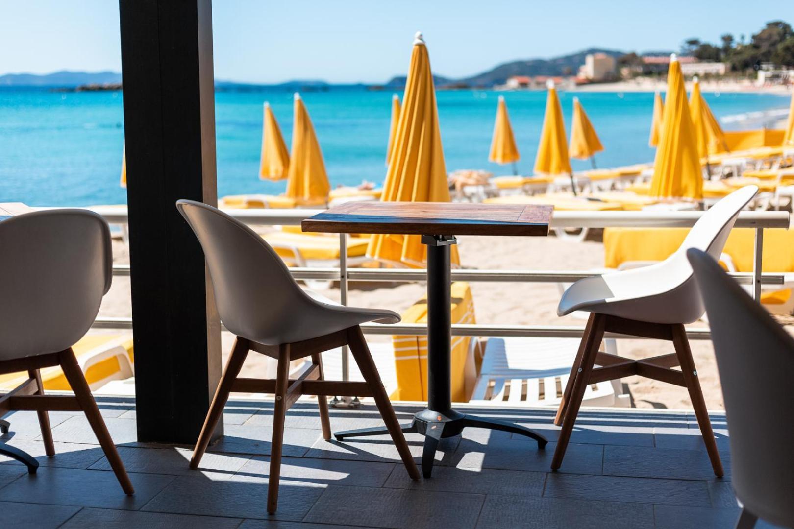Roc Hotel - Hotel 4 Etoiles Les Pieds Dans L'Eau 르 라방두 외부 사진