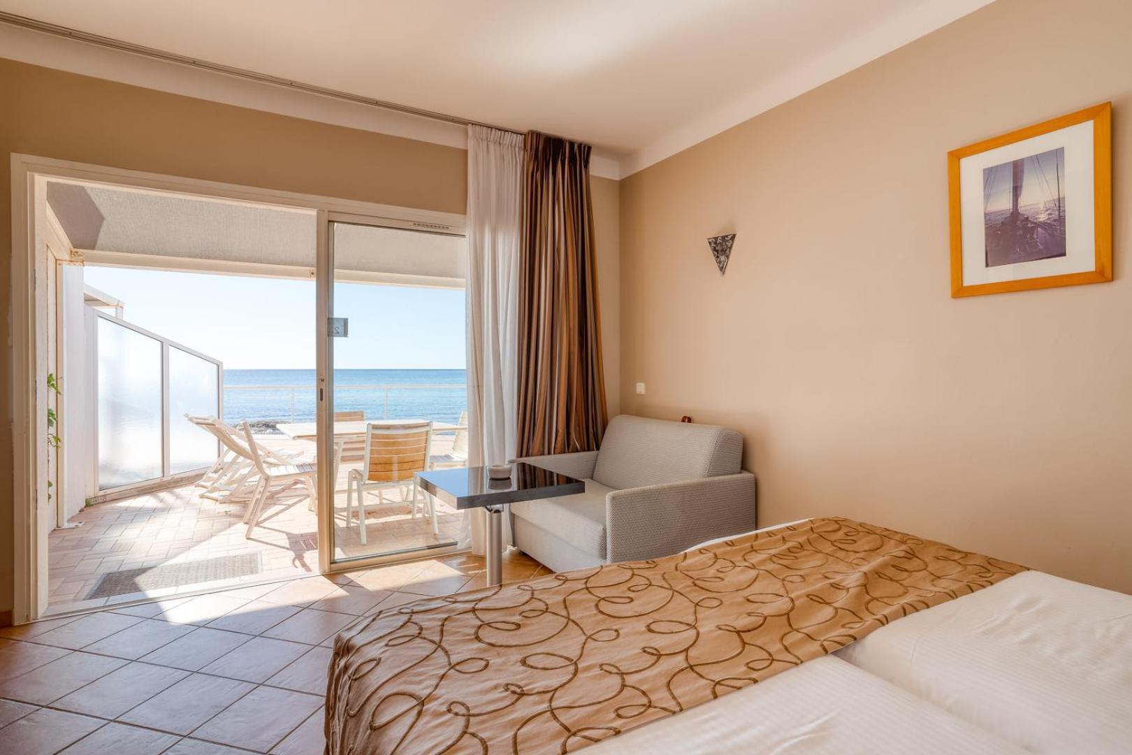Roc Hotel - Hotel 4 Etoiles Les Pieds Dans L'Eau 르 라방두 외부 사진